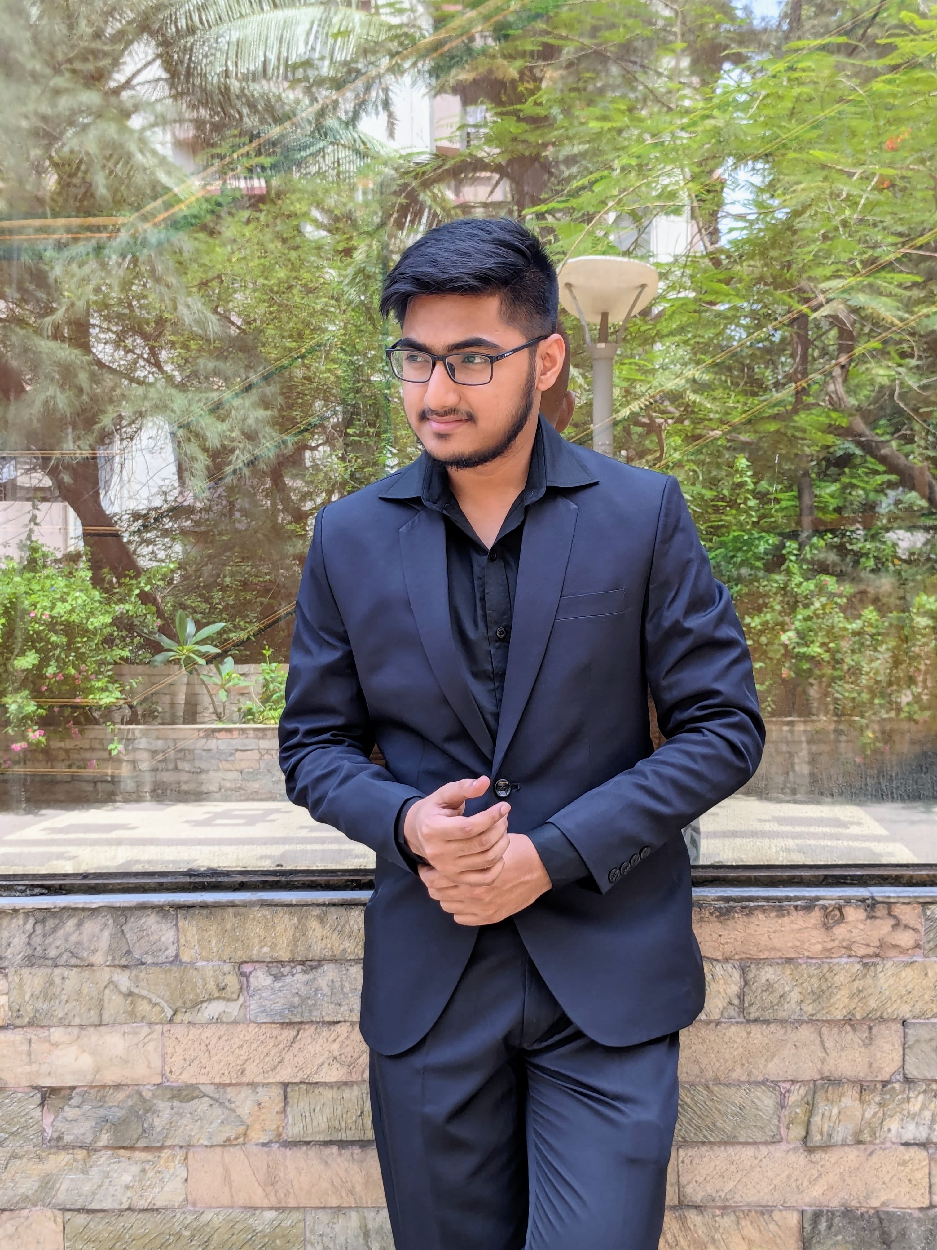 Tahiat Hakim Himel